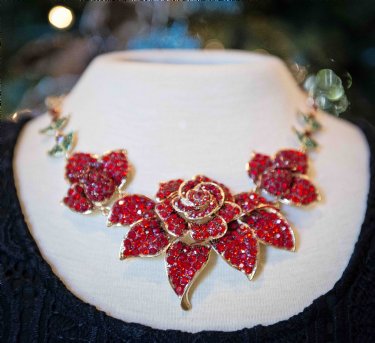 Holiday Rose Necklace